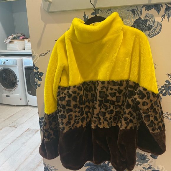 Preowned Ugg Elaina Colorblock Faux Fur Coat size small - Picture 2 of 6